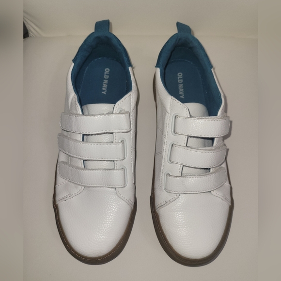 Old Navy Off White Sneakers with Blue Accents - Picture 2 of 9
